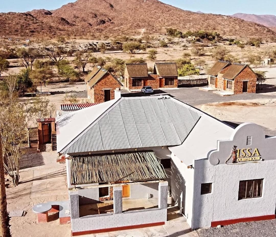 Issa Guesthouse Usakos Екстер'єр фото